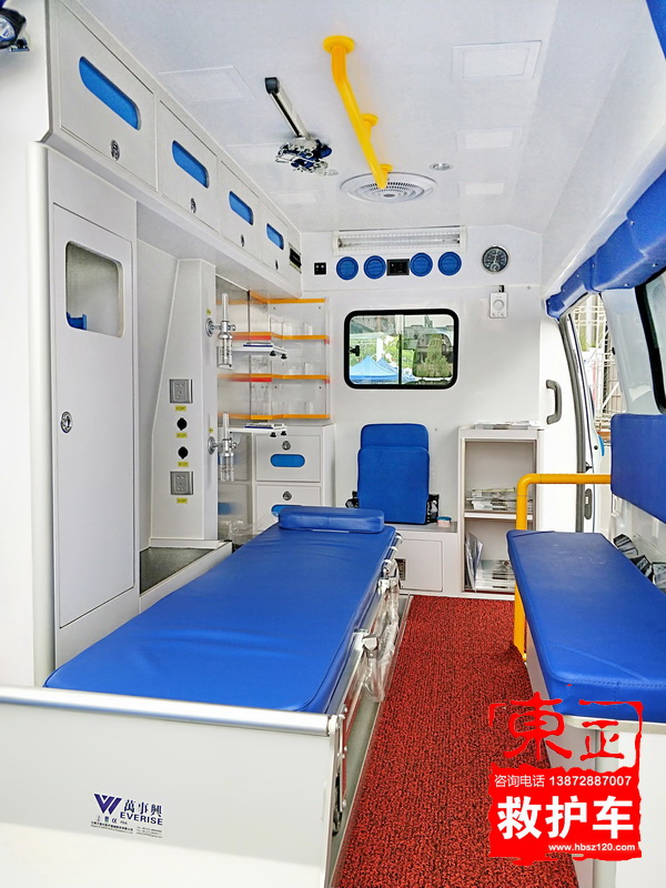 江鈴福特新全順中軸中頂救護(hù)車(chē)V362（異形頂）醫(yī)療艙圖片
