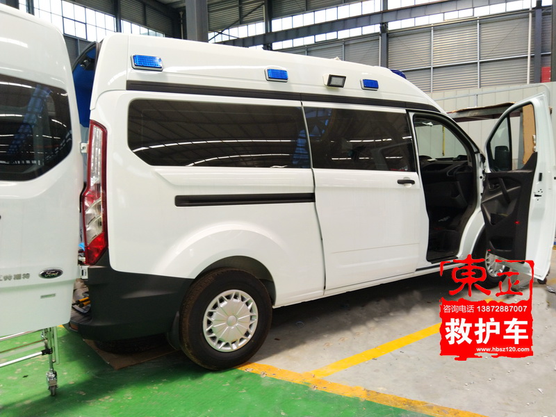 救護(hù)車生產(chǎn)現(xiàn)場照片1